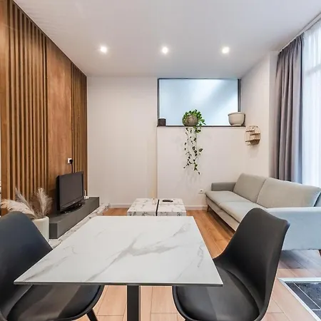 Artevibe Apartment *